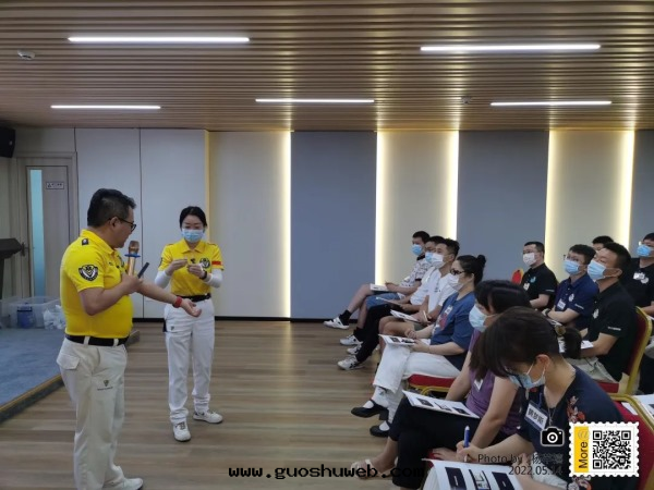 五(wǔ)大(dà)湖(hú)环(huán)保小黃人(rén)應(yìng)急救護知識技能(néng)培訓