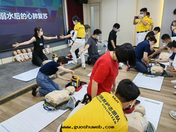五(wǔ)大(dà)湖(hú)环(huán)保小黃人(rén)應(yìng)急救護知識技能(néng)培訓