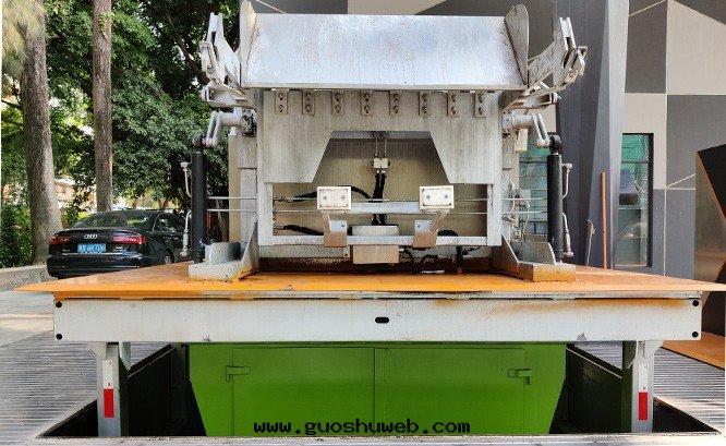 華僑城(chéng)創意(yì)园地(dì)埋式垃圾中(zhōng)轉(zhuǎn)站